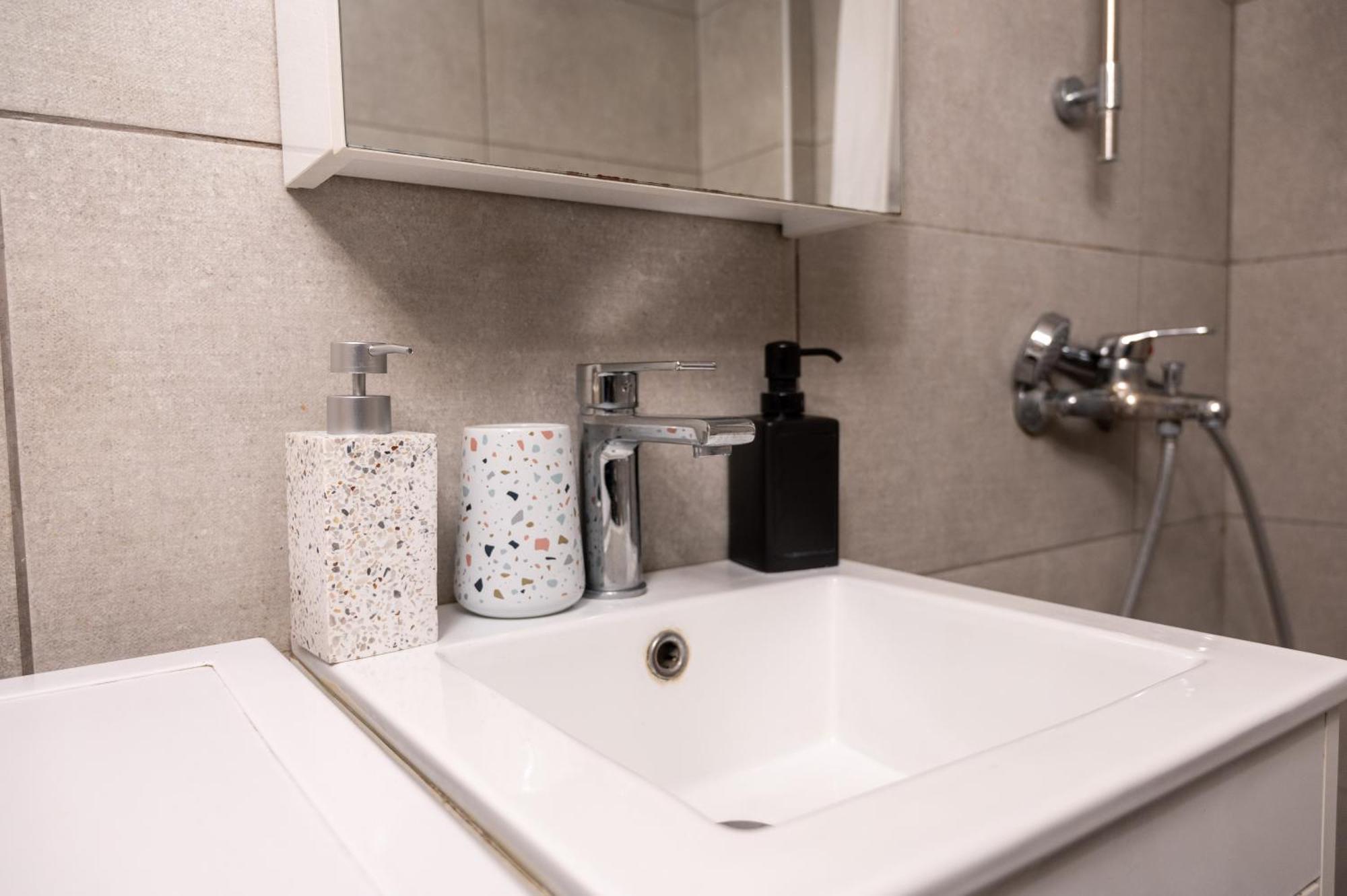 Niso Thessaloniki Hospitality Apartments Esterno foto