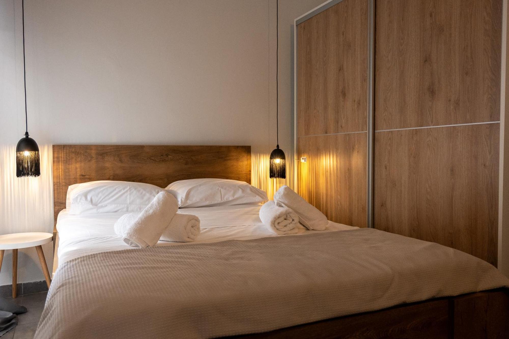 Niso Thessaloniki Hospitality Apartments Esterno foto